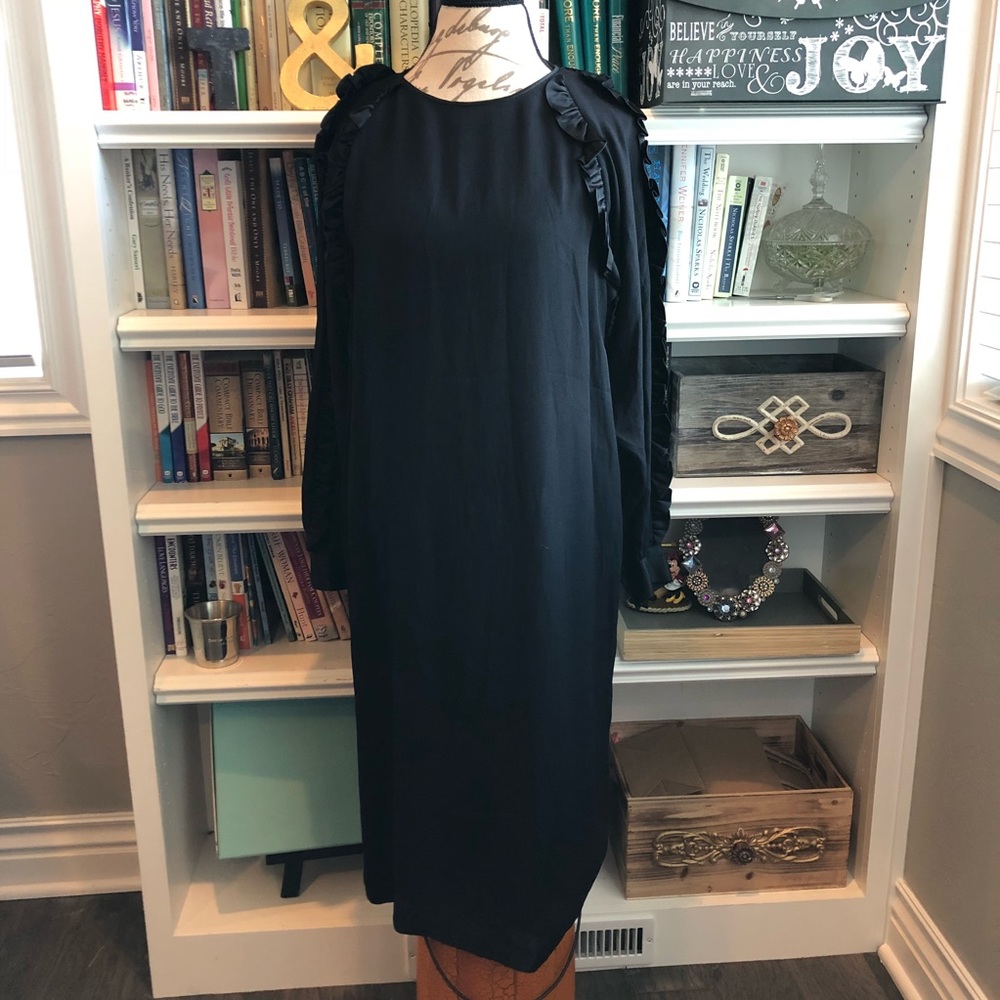 ◽️Neiman Marcus◽️ vintage ruffle shift dress